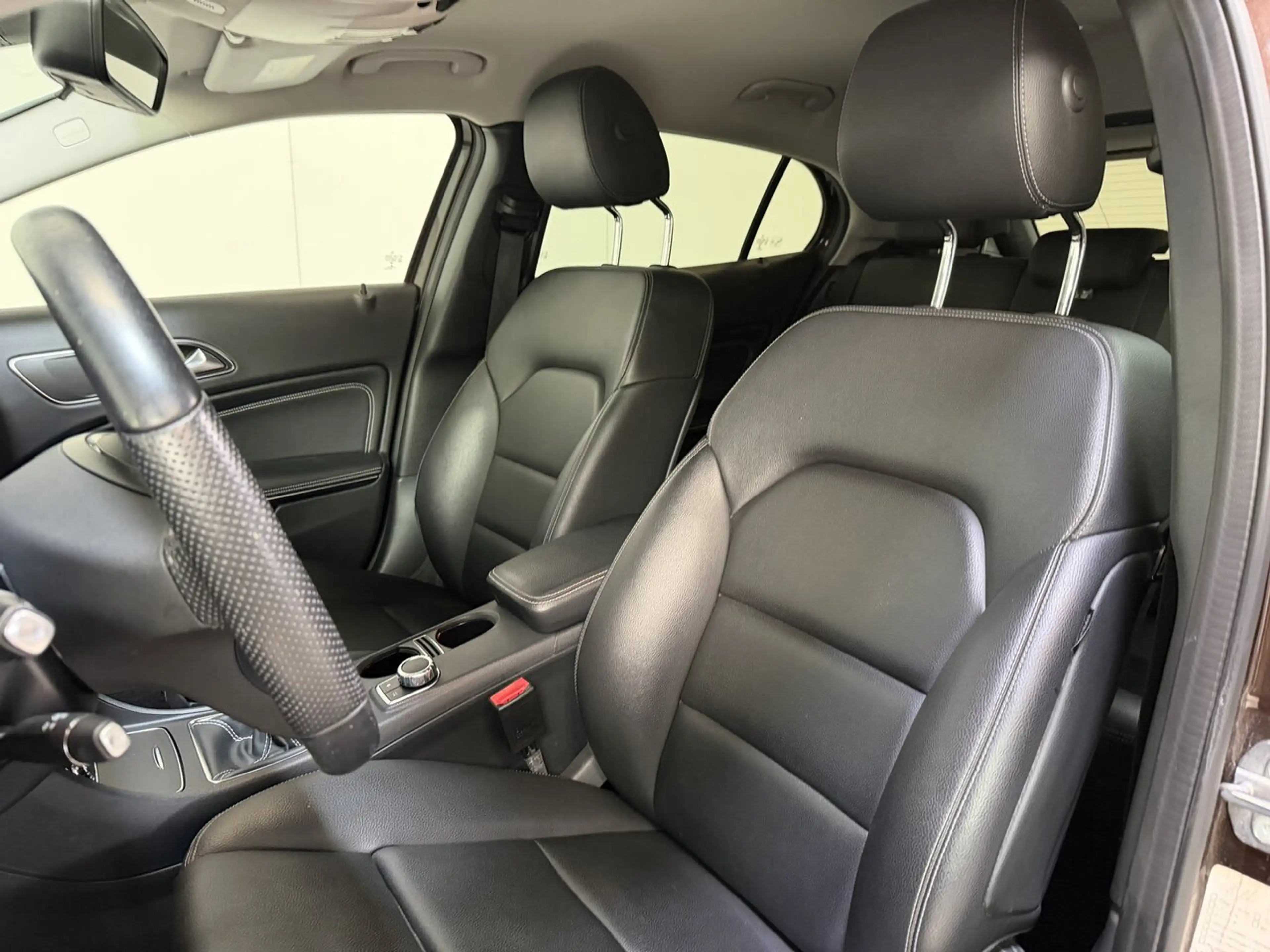 Mercedes-Benz GLA 180 Benzine Man. - Airco - GPS - Topstaat! — photo 16