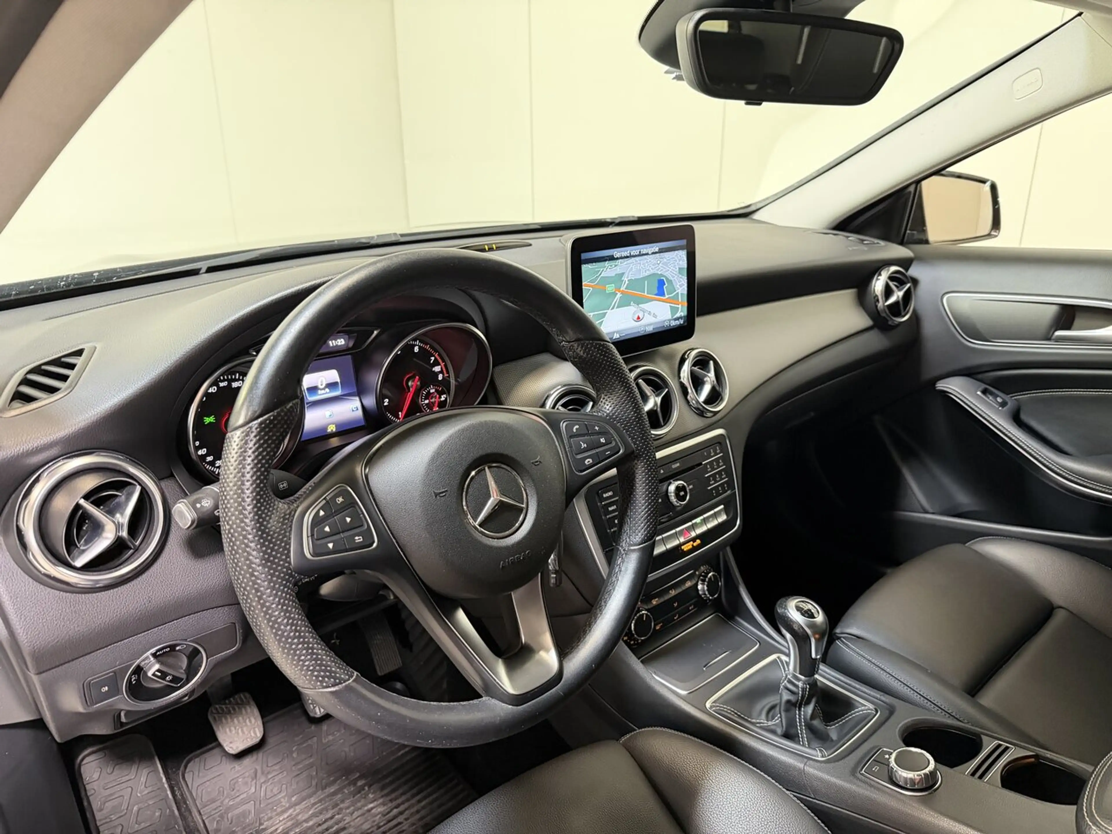 Mercedes-Benz GLA 180 Benzine Man. - Airco - GPS - Topstaat! — photo 17
