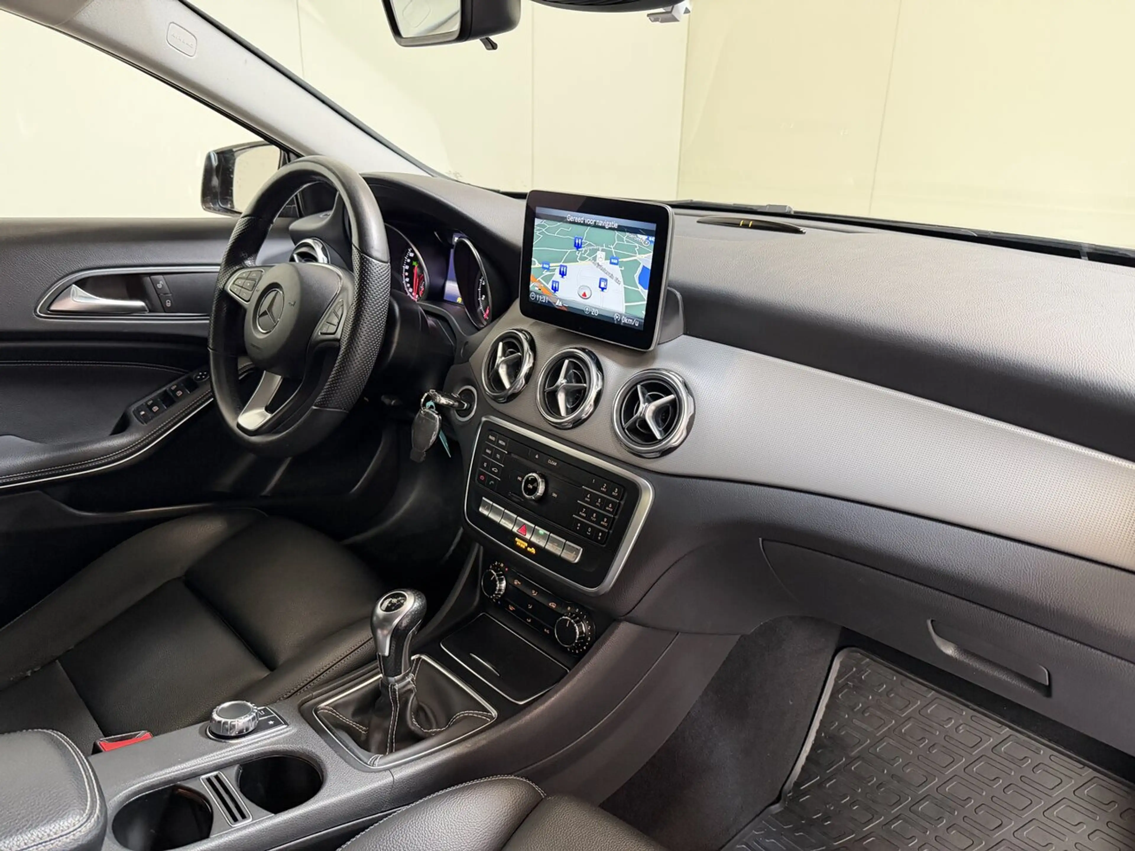 Mercedes-Benz GLA 180 Benzine Man. - Airco - GPS - Topstaat! — photo 12
