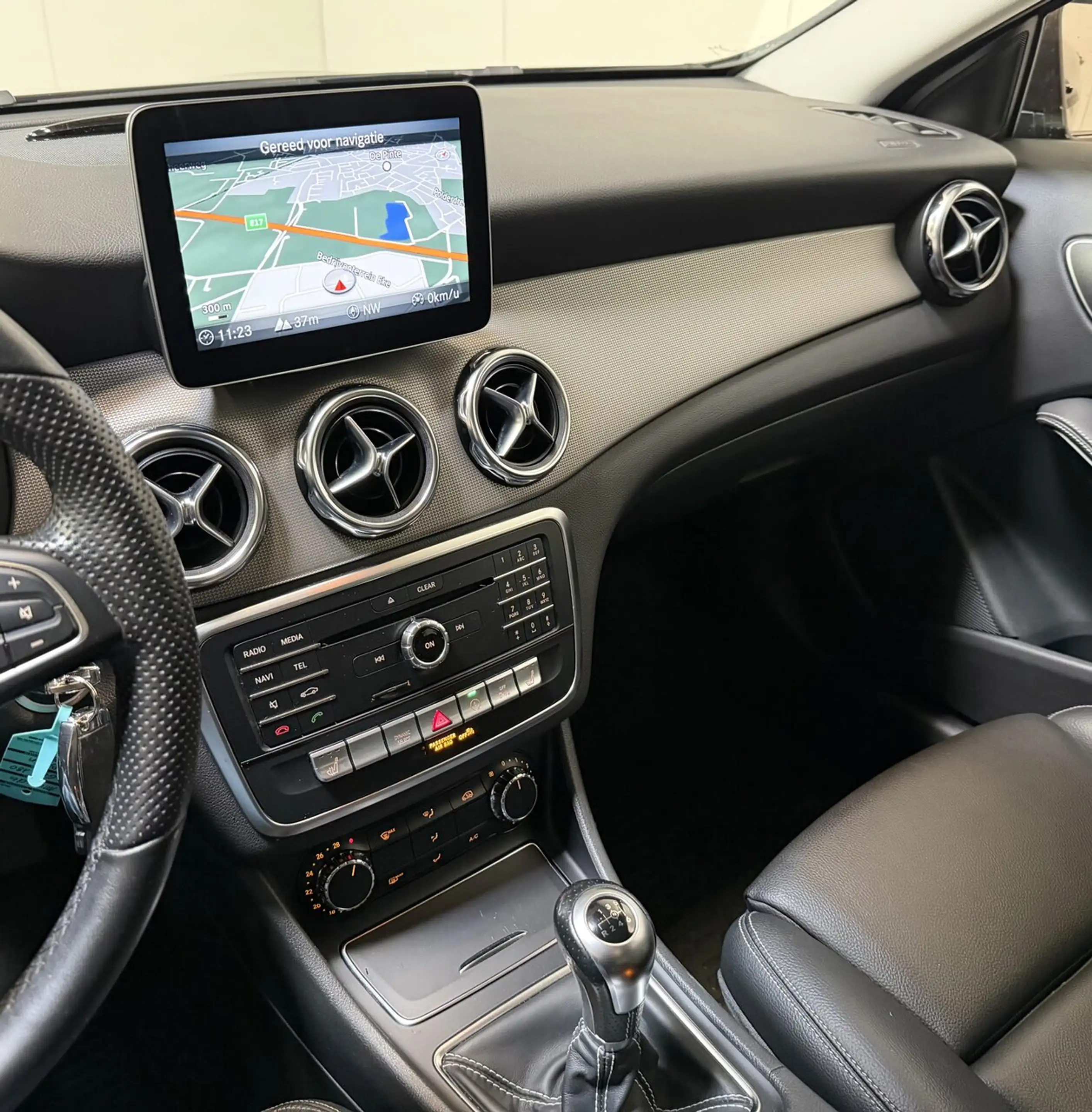 Mercedes-Benz GLA 180 Benzine Man. - Airco - GPS - Topstaat! — photo 11