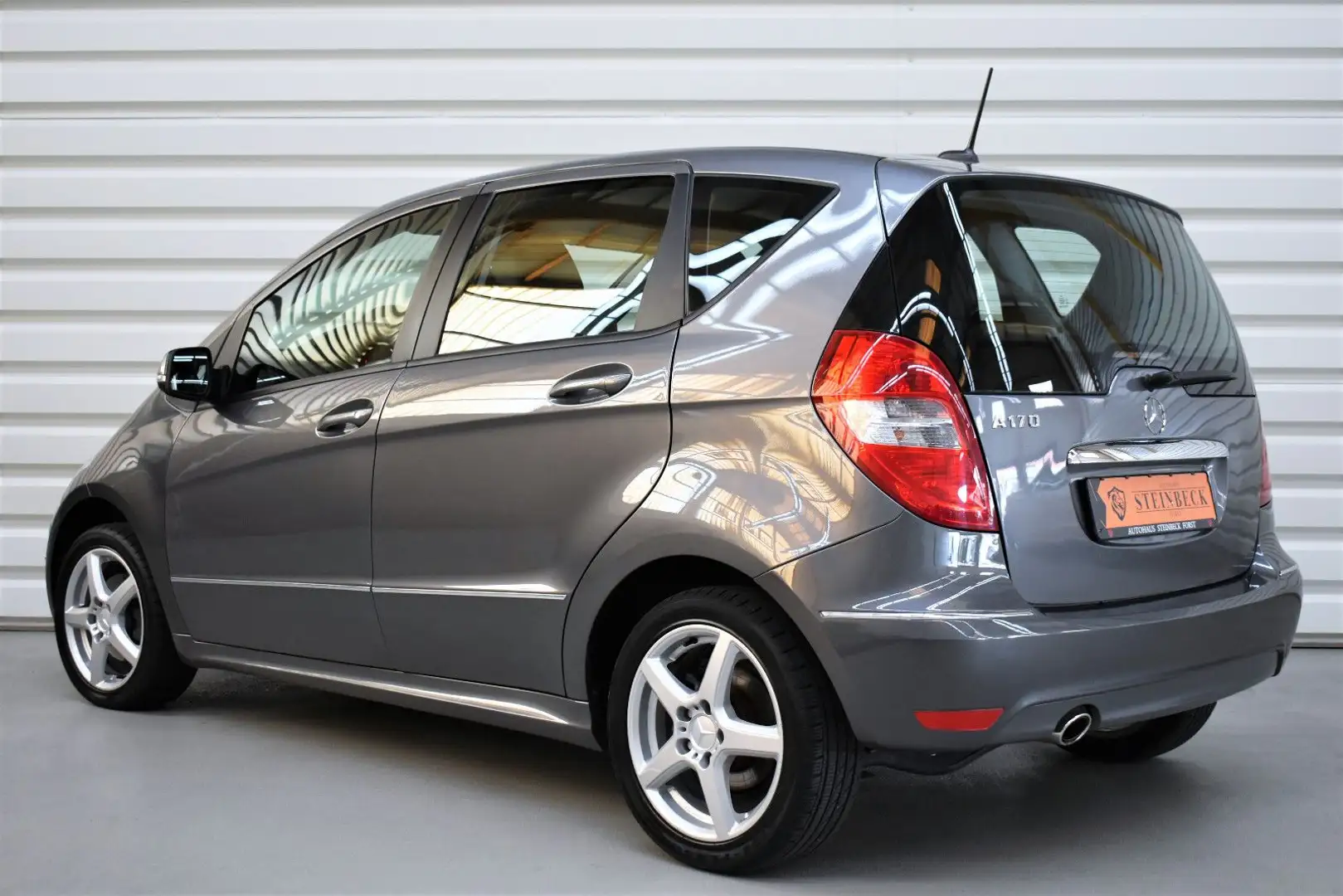 Mercedes-Benz A 170 Elegance Automatik+SHZ+Tempomat Grau - 2