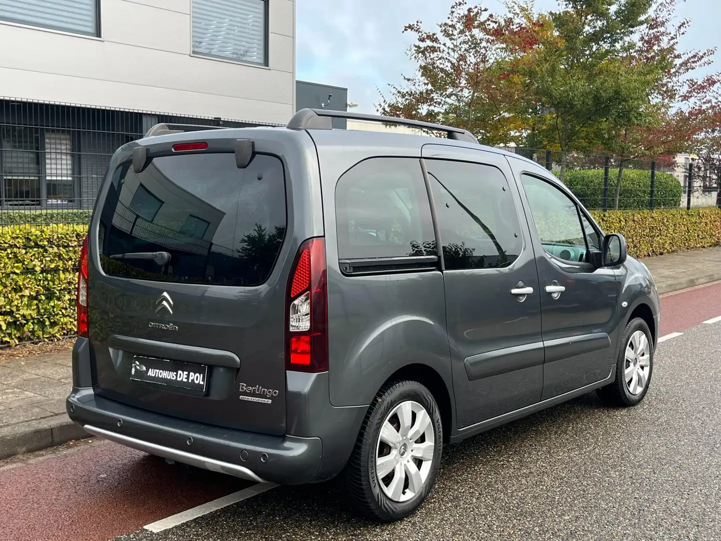 Citroen Berlingo 1.6 VTi Panorama-dak Cruise-control Trekhaak Grijs - 2
