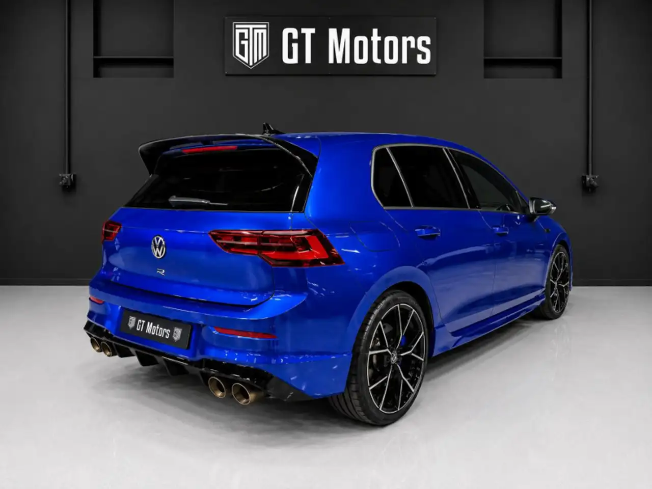 Volkswagen Golf R — photo 4
