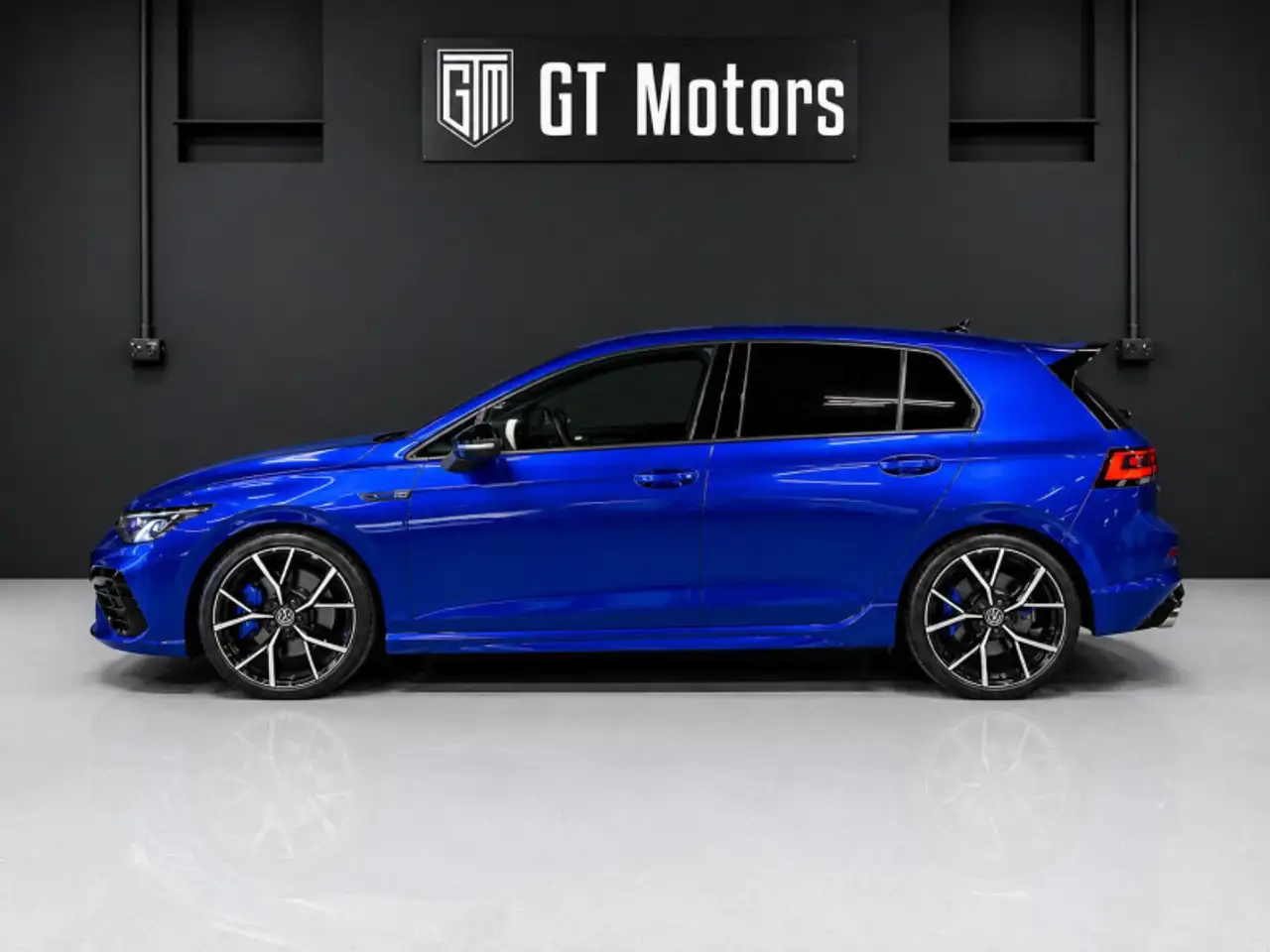 Volkswagen Golf R — photo 2
