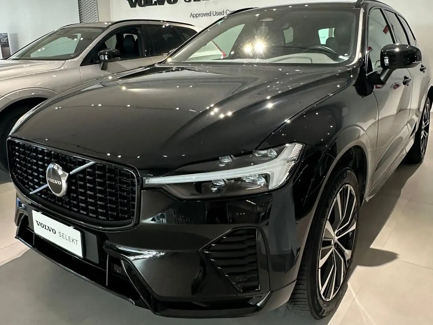 Volvo XC60 XC60 2.0 b4 Plus Dark awd auto N1 Nero - 2