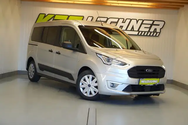 Ford Transit Connect view 3