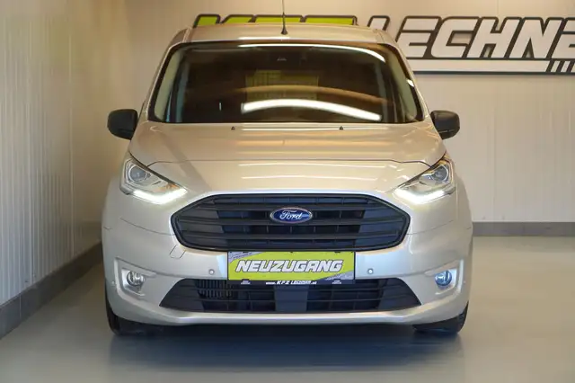 Ford Transit Connect view 9