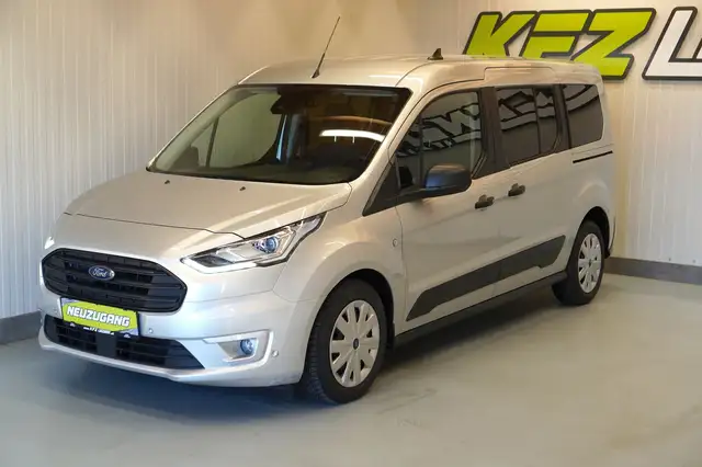 Ford Transit Connect view 11