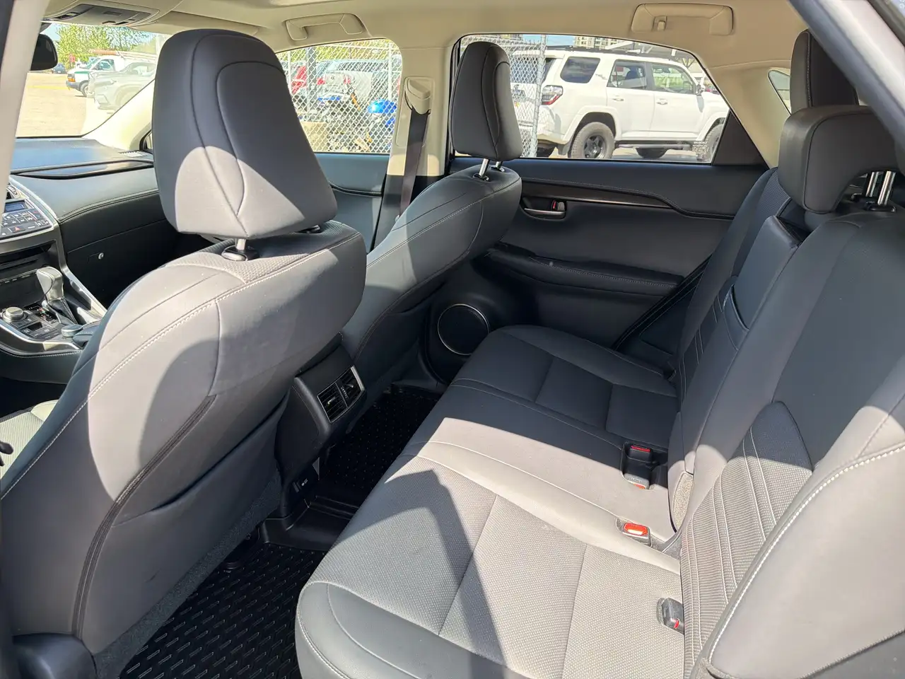 Lexus NX снимка Lexus NX