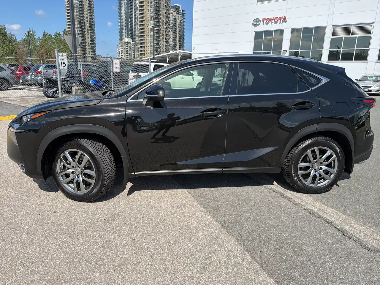 Lexus NX снимка Lexus NX