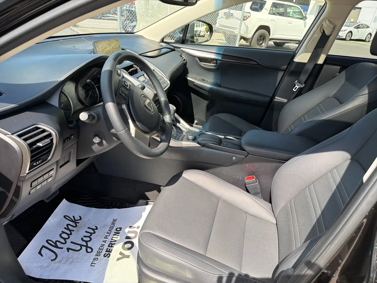 Lexus NX снимка Lexus NX