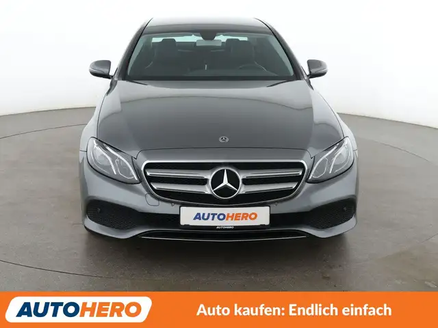 Mercedes-Benz E view 9