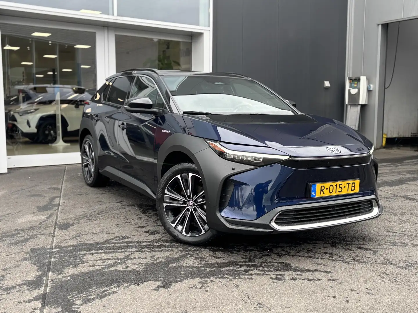 Toyota bZ4X Launch Edition Premium 71 kWh Adaptief cruise cont Blauw - 2