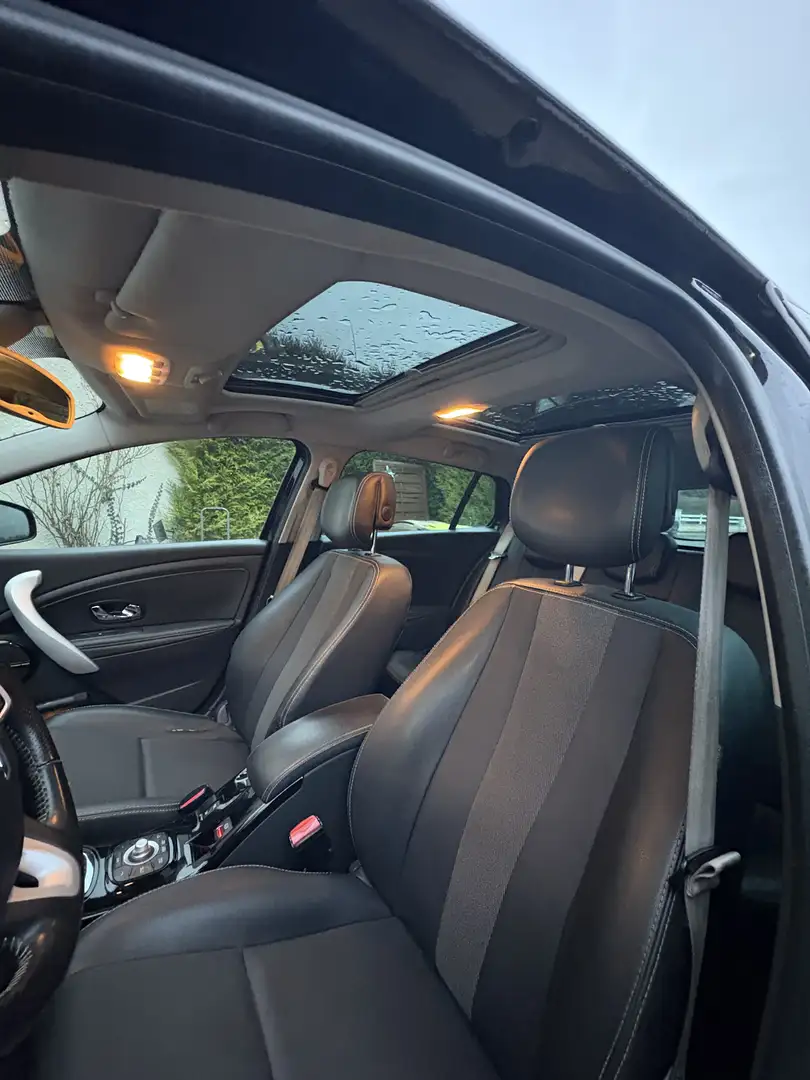 Renault Megane Mégane Estate III 1.6 dCi 130 FAP Energy eco2 Bose - 2