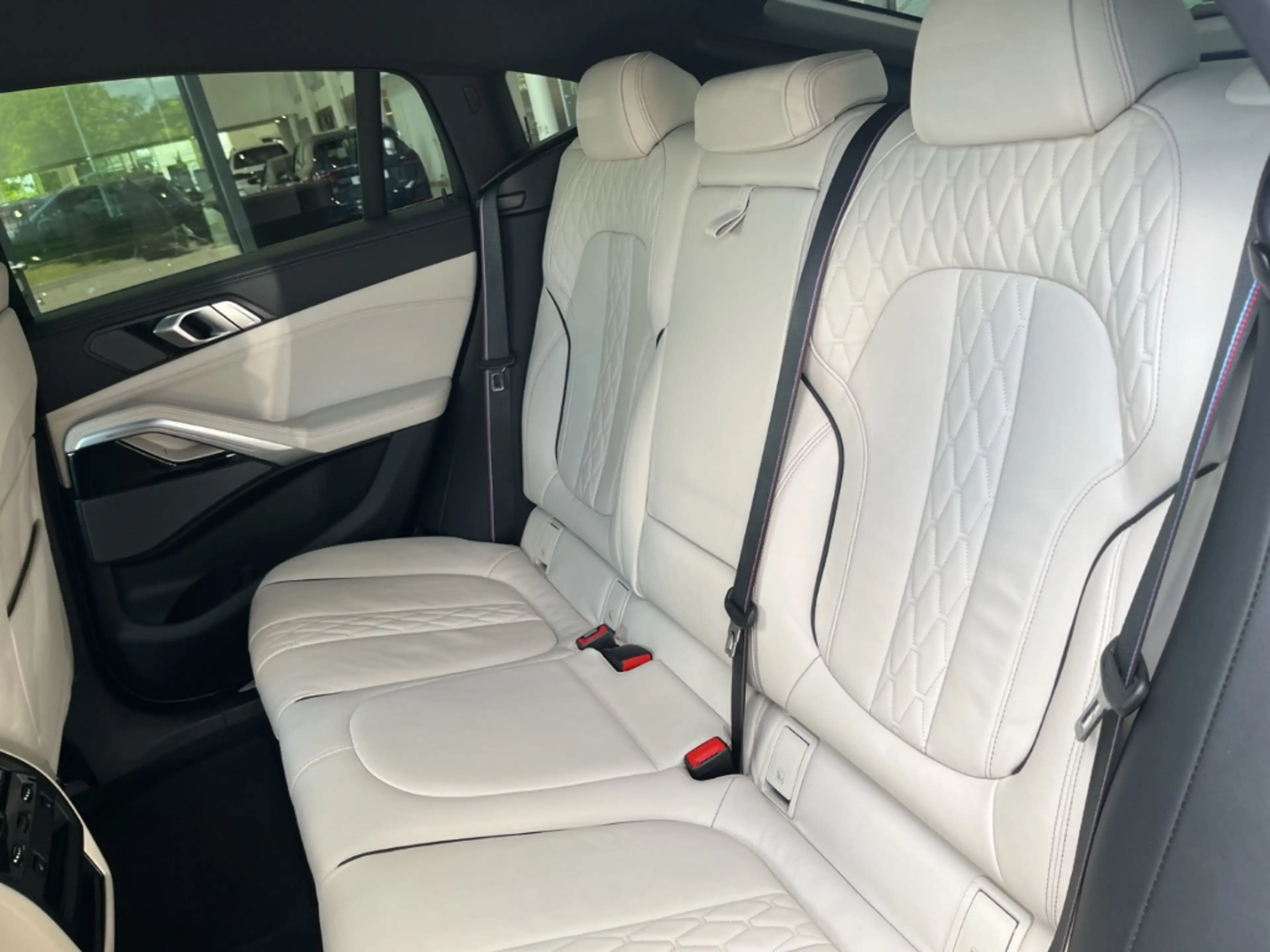 BMW X6 i xDrive/M Sport Pro/StandHZG/AHK/Leder — photo 8