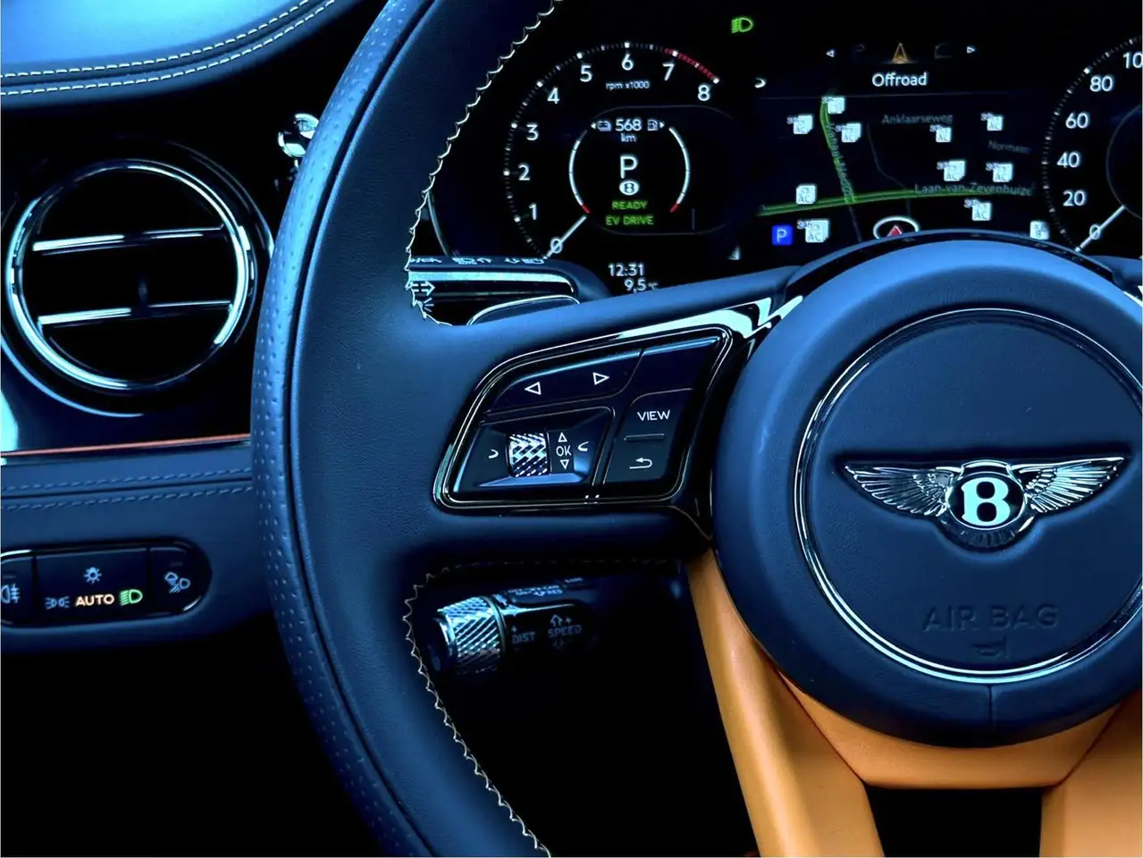 Bentley Continental GT 2025 — фото 15