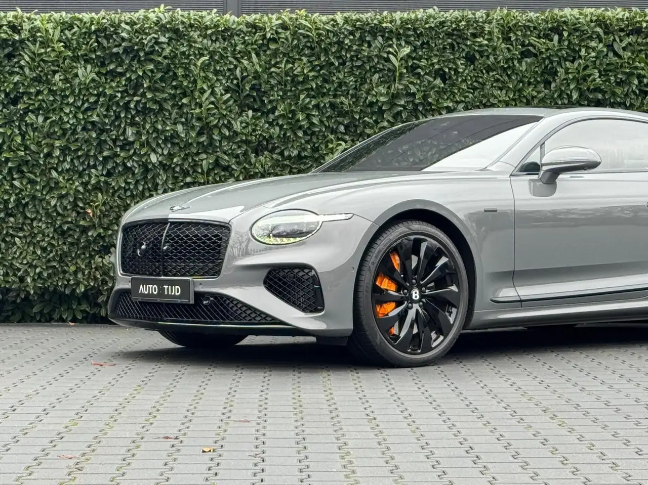 Bentley Continental GT 2025 — фото 18