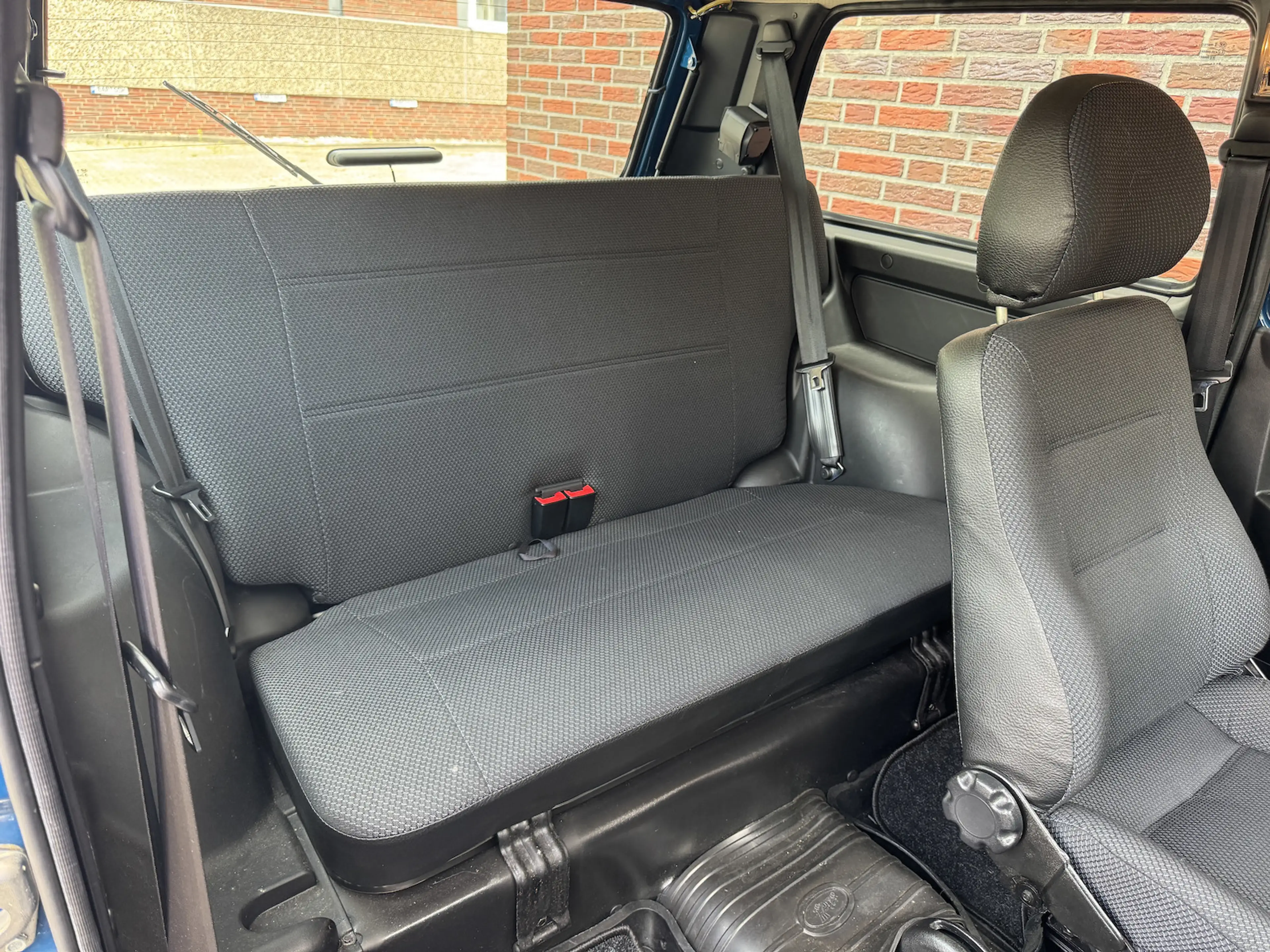 Lada Niva TAIGA Day 4x4 wie neu 2121DE Standhzg. Navi — photo 15