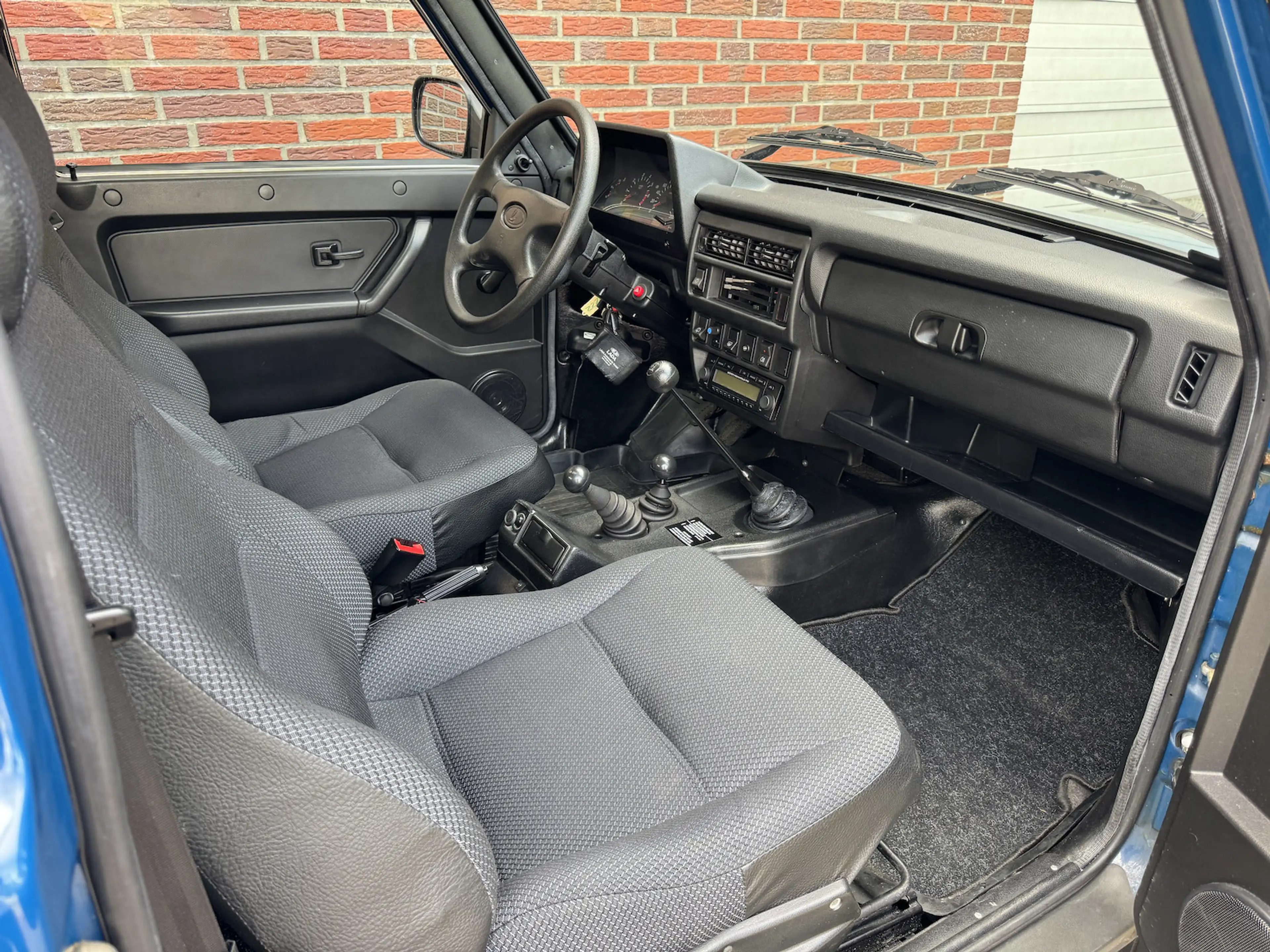 Lada Niva TAIGA Day 4x4 wie neu 2121DE Standhzg. Navi — photo 13