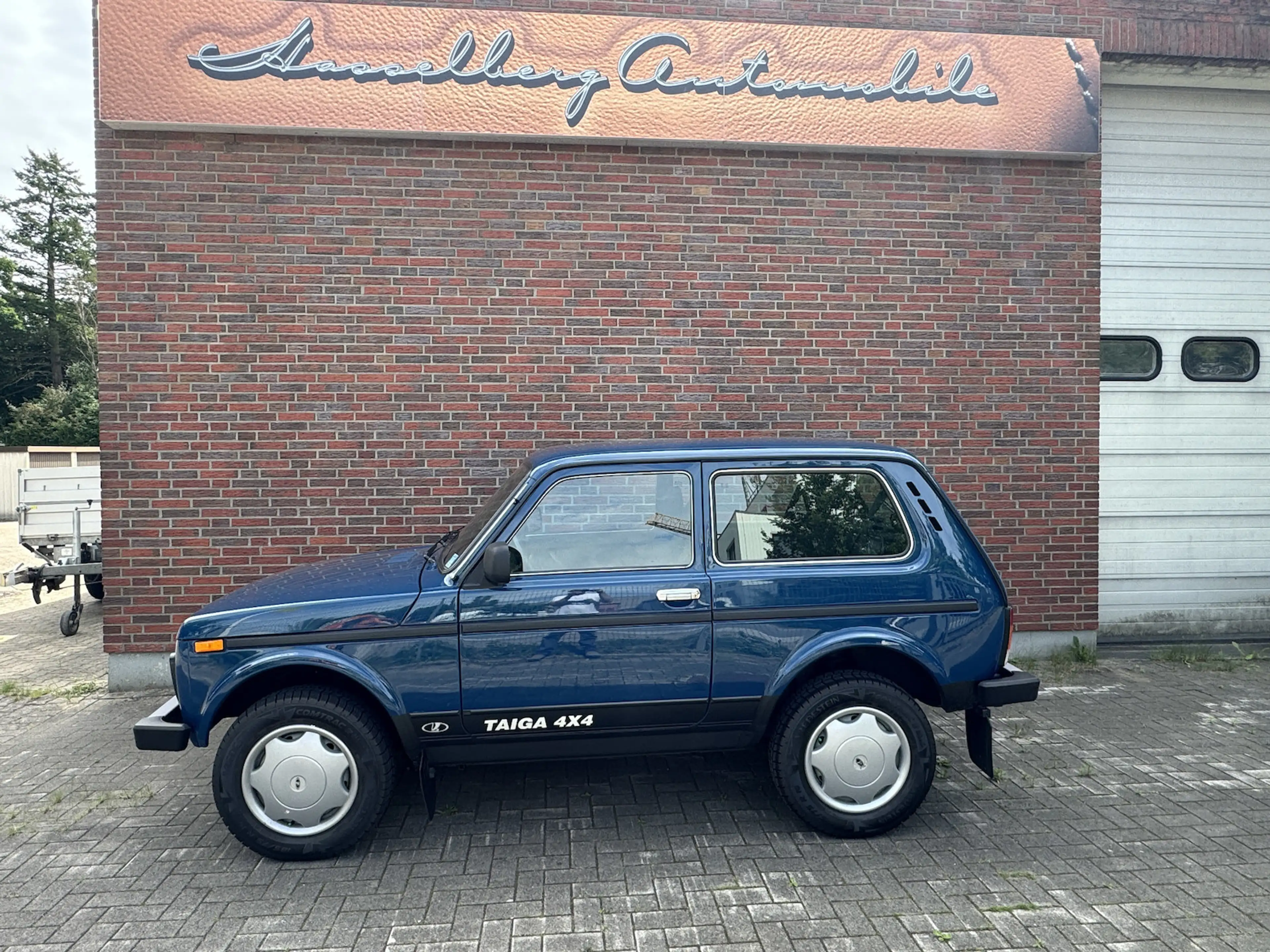 Lada Niva TAIGA Day 4x4 wie neu 2121DE Standhzg. Navi — photo 2