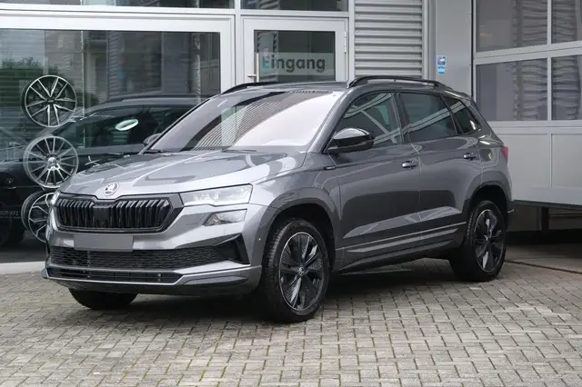 Skoda Karoq 1.5 TSI DSG Sportline AHK Matrix Assistenzpaket...