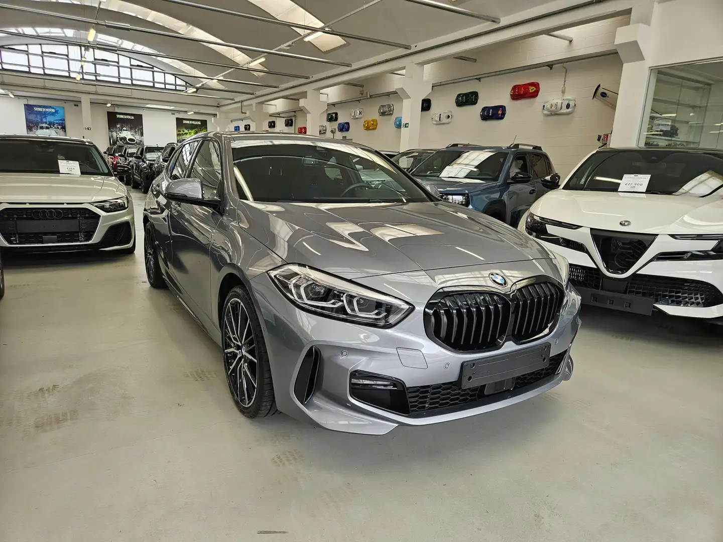 BMW 118 118i Msport 136cv auto Gris - 1