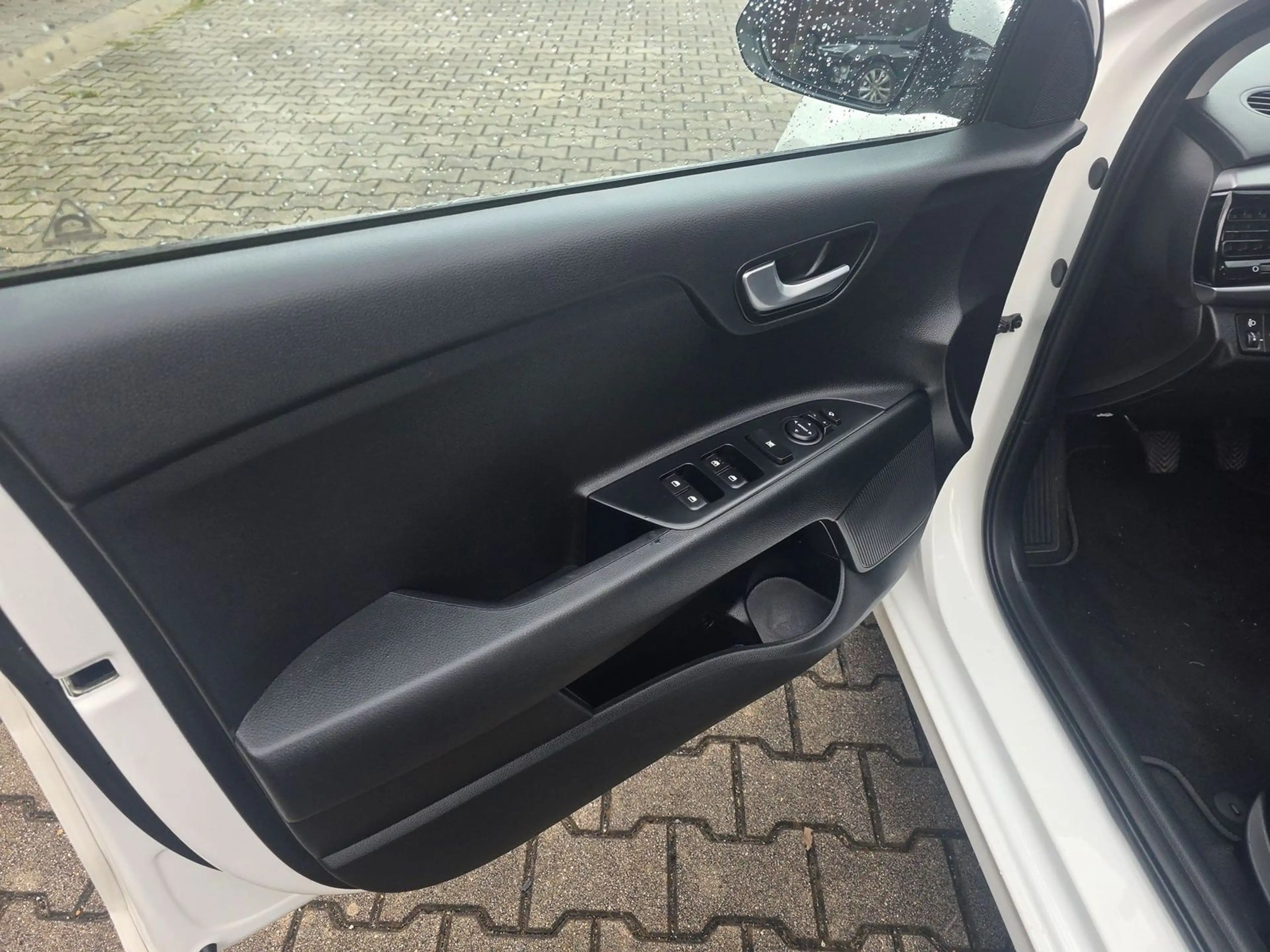 Kia Rio Spirit 120 PS Carplay AHK Alu 64000Km — photo 11