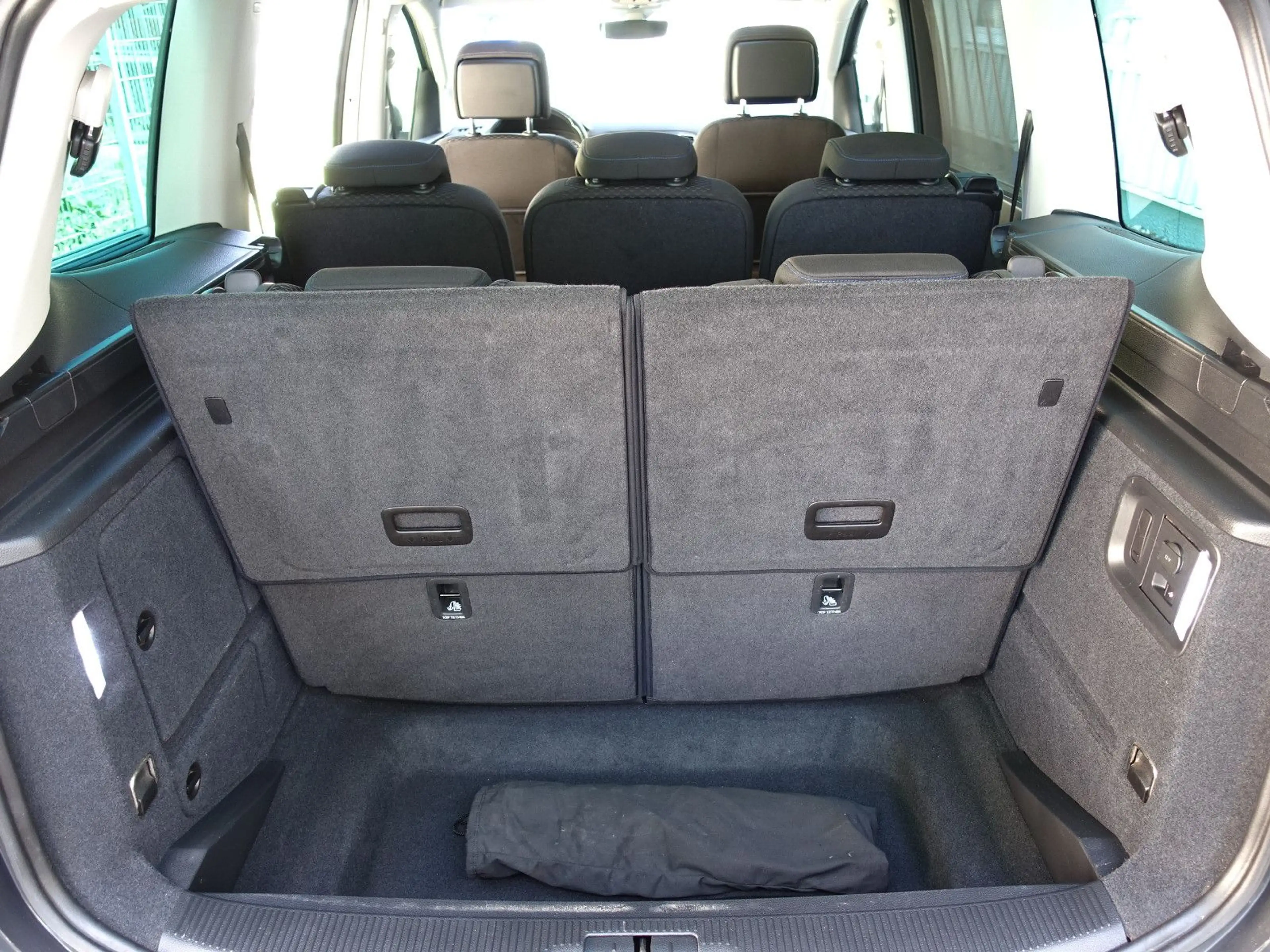 Volkswagen Sharan 1.4 TSI DSG UNITED*PANO*NAVI*7Sitze*AHK — photo 9