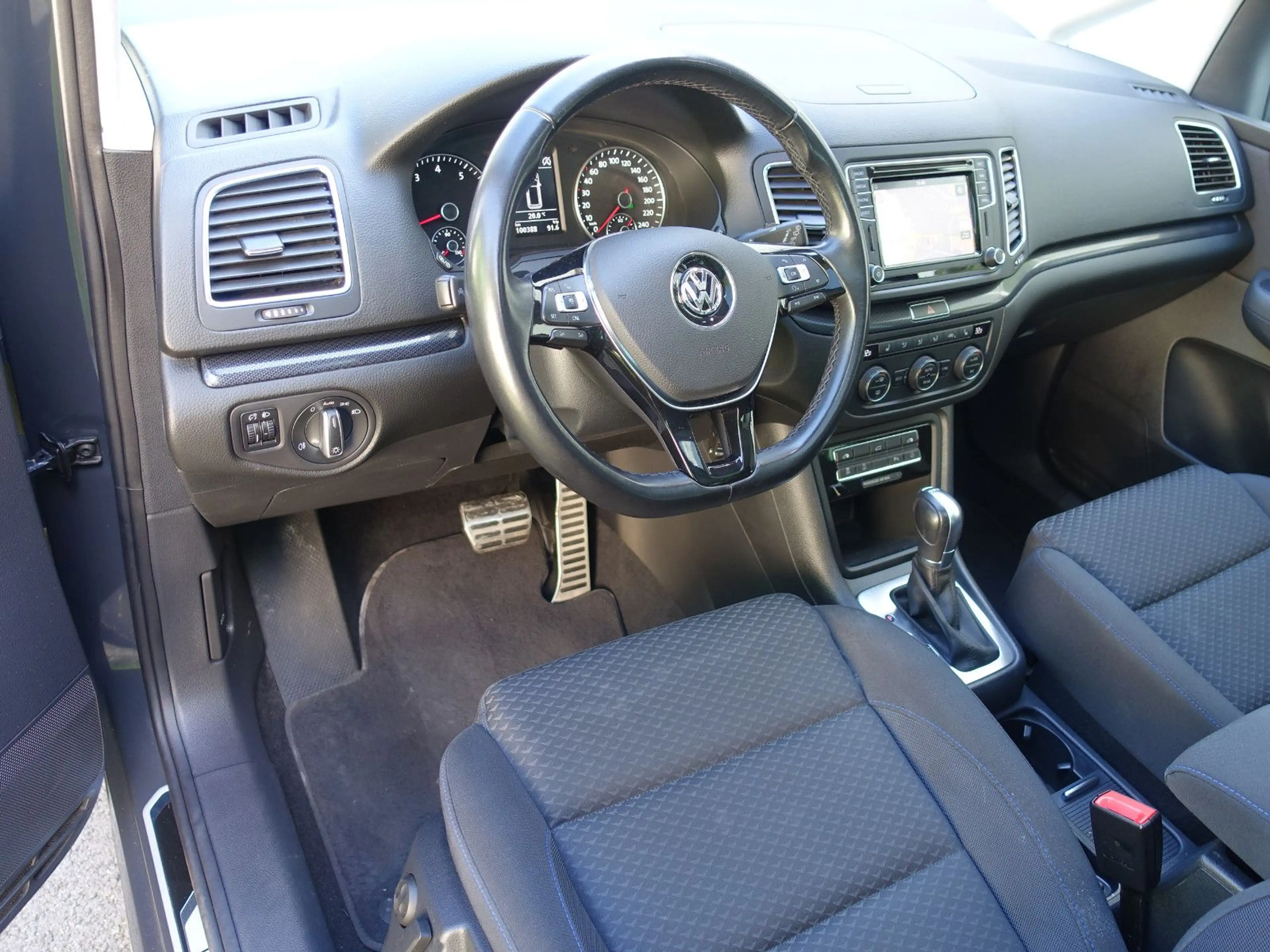 Volkswagen Sharan 1.4 TSI DSG UNITED*PANO*NAVI*7Sitze*AHK — photo 10