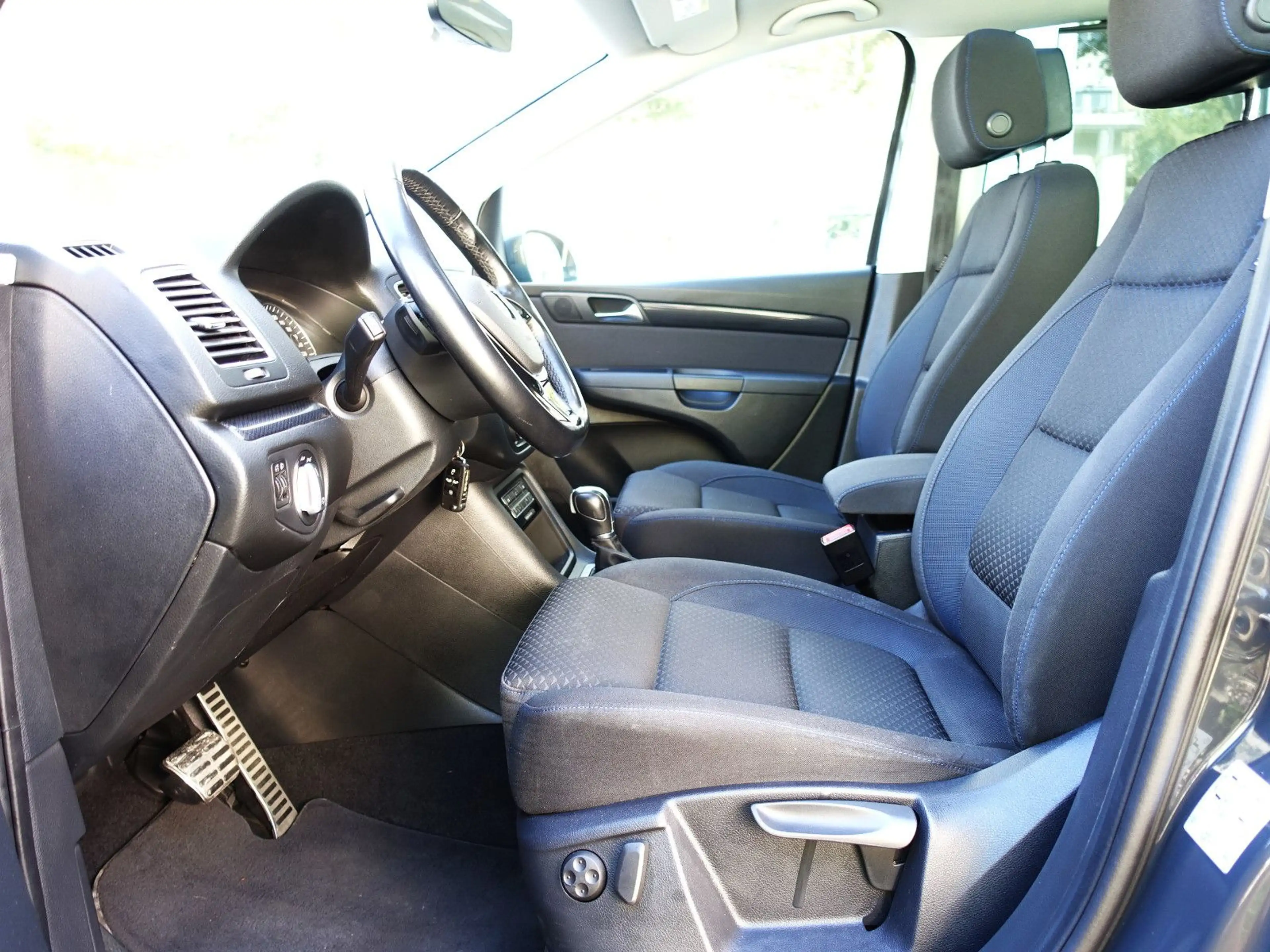 Volkswagen Sharan 1.4 TSI DSG UNITED*PANO*NAVI*7Sitze*AHK — photo 11