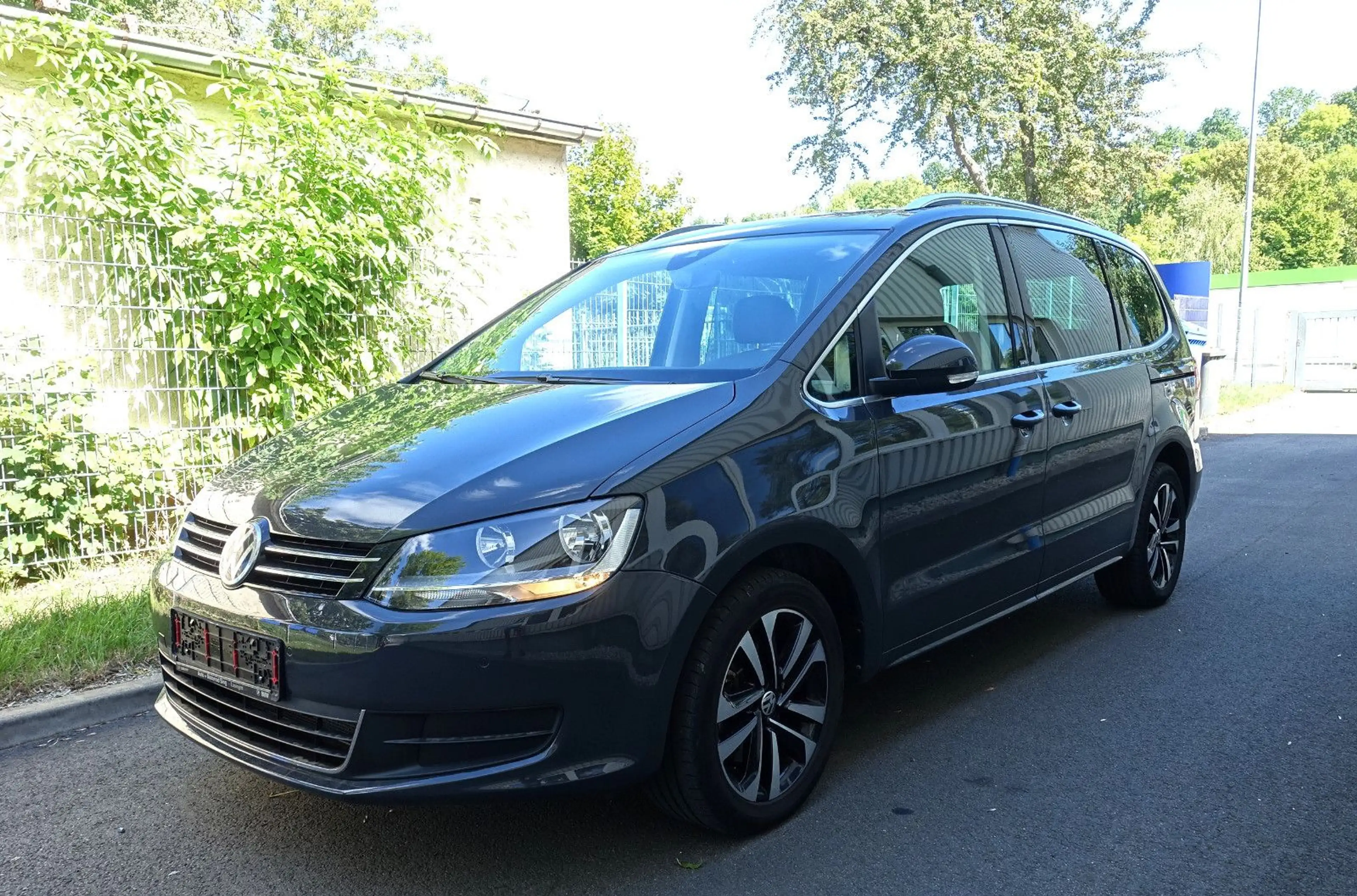 Volkswagen Sharan 1.4 TSI DSG UNITED*PANO*NAVI*7Sitze*AHK — photo 2