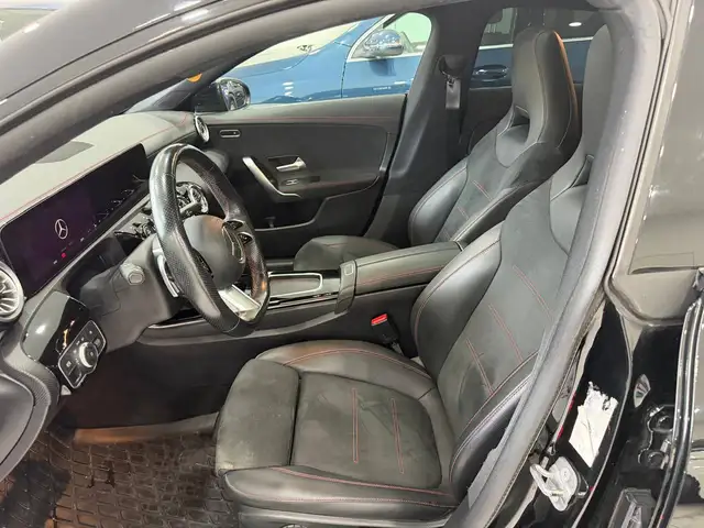 Mercedes-Benz Cla view 9