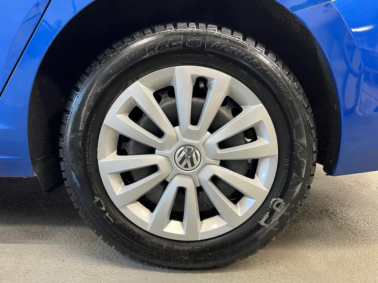 Volkswagen Jetta снимка Volkswagen Jetta