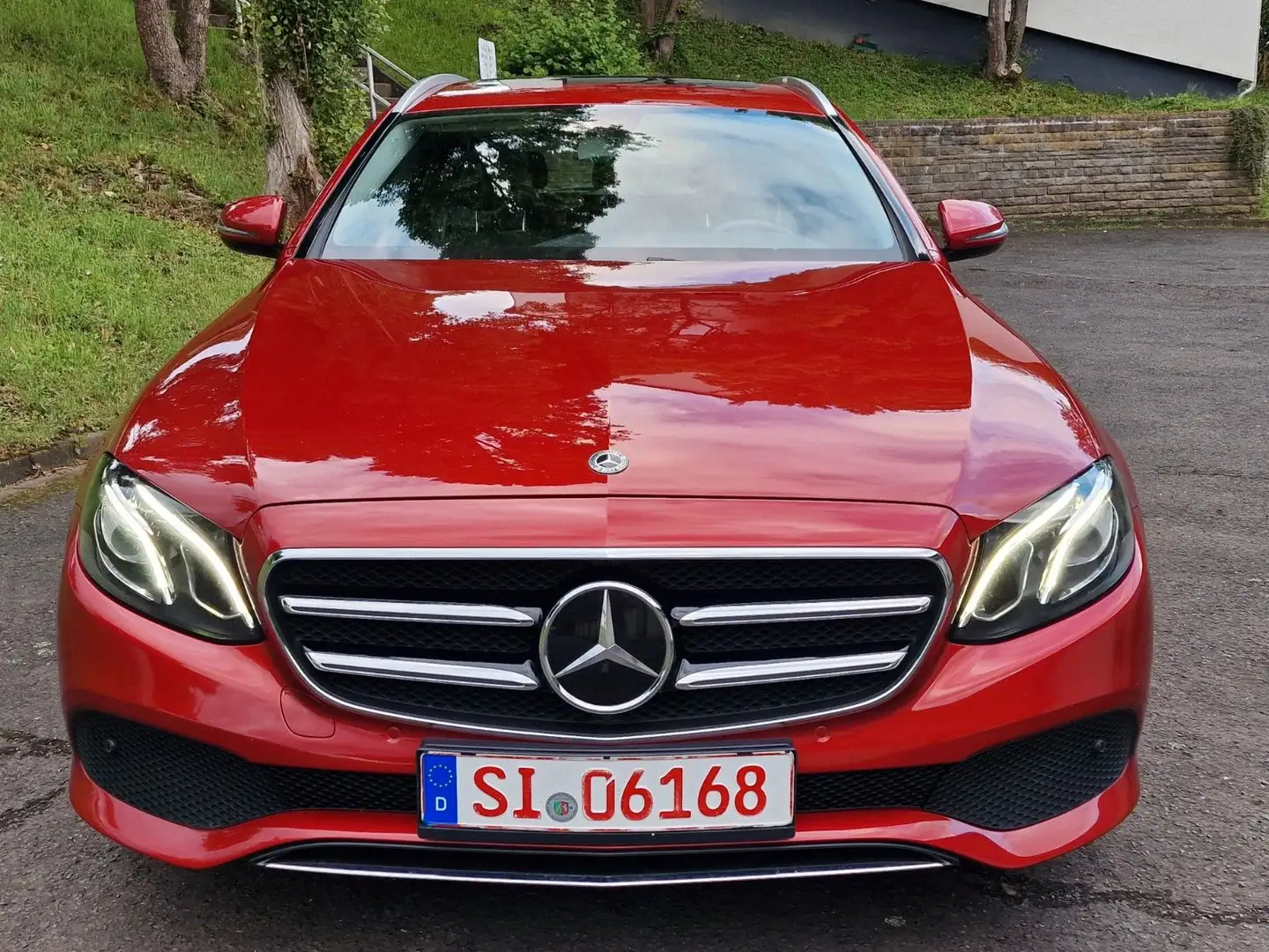 Mercedes-Benz E 300 de T Avangarde, 1Hand,Kam,AHK,LED Red - 2