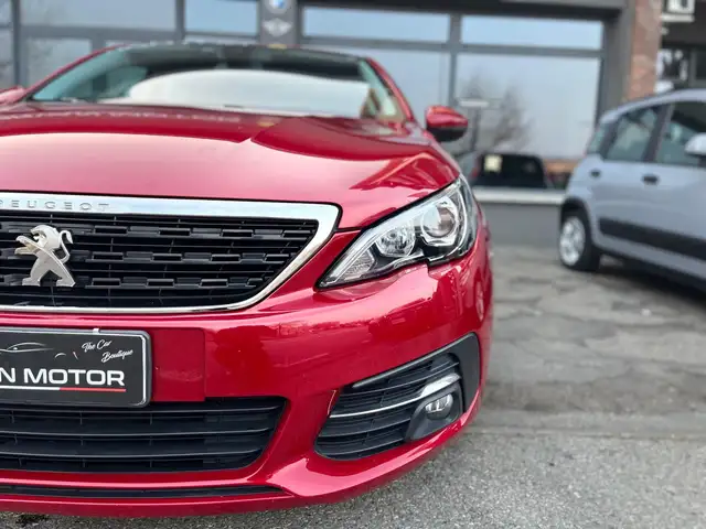 Peugeot 308 view 8