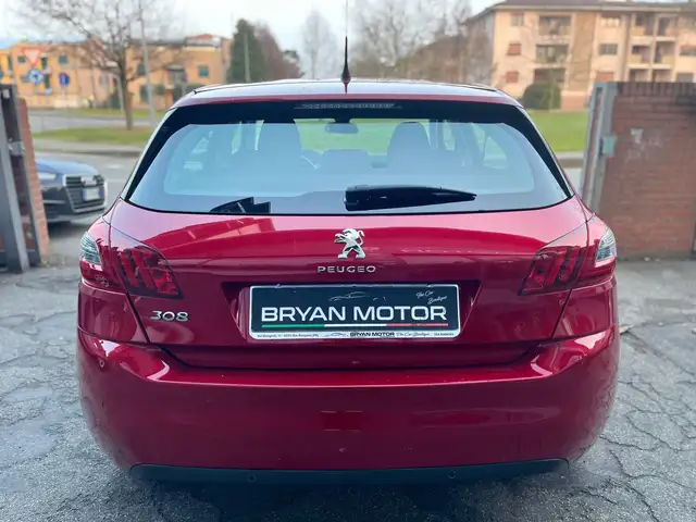 Peugeot 308 view 4