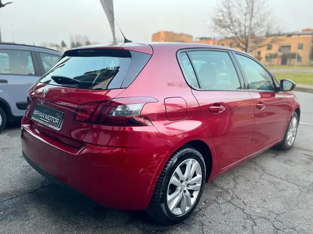 Peugeot 308 view 5