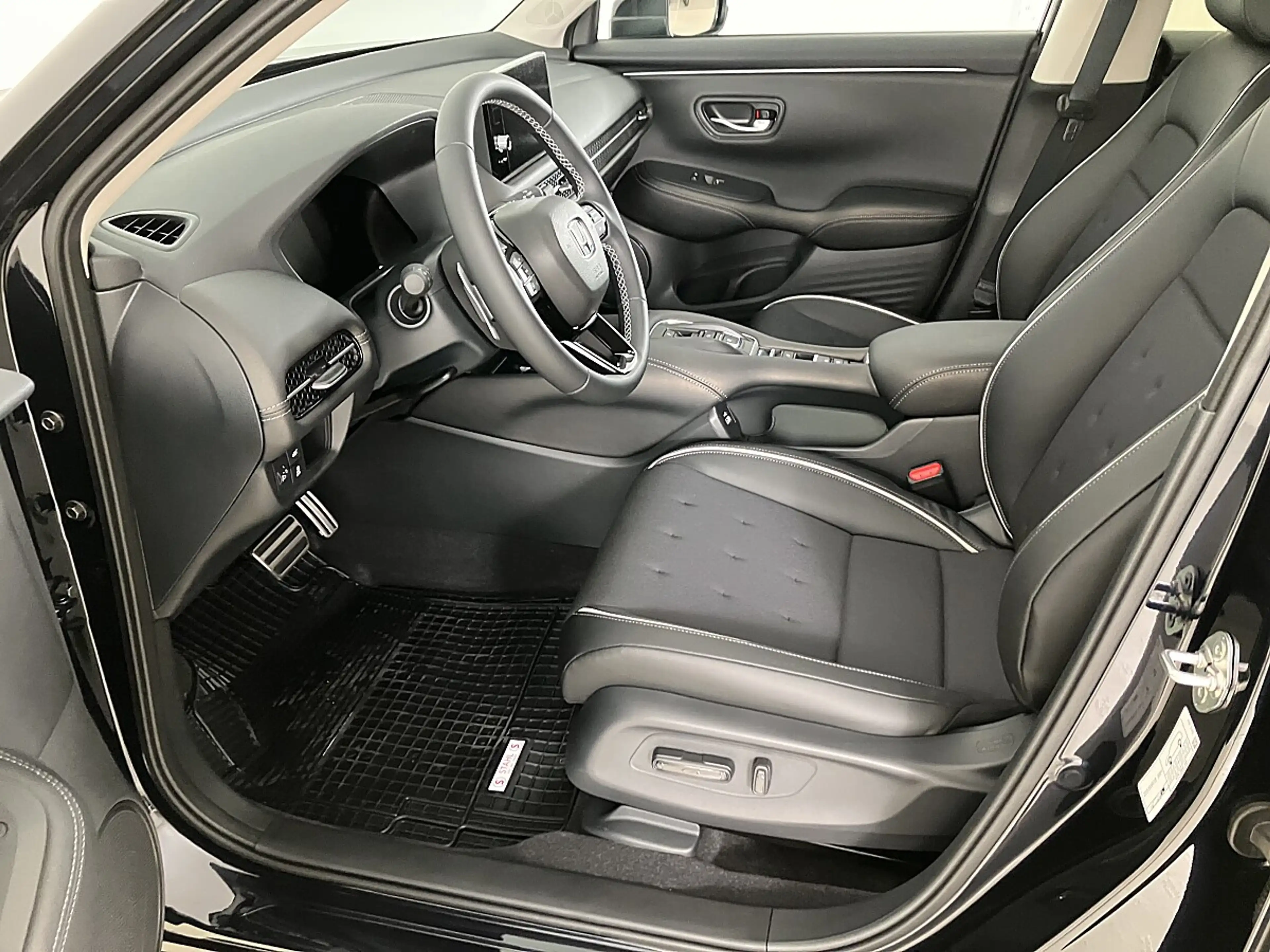 Honda ZR-V 2,0 i-MMD Hybrid Sport Aut. — photo 11