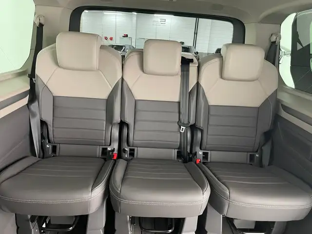 Volkswagen Multivan view 15