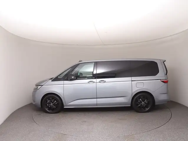 Volkswagen Multivan view 8