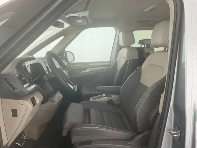 Volkswagen Multivan view 11