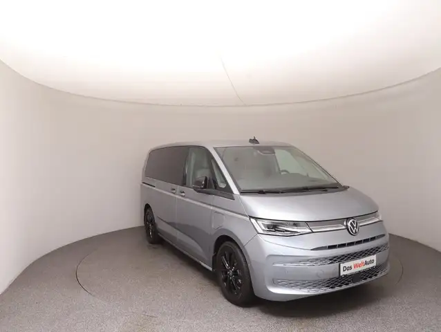 Volkswagen Multivan view 2