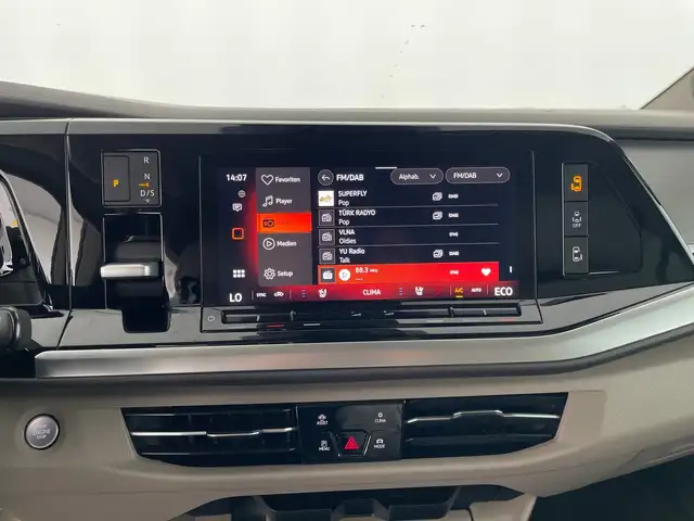 Volkswagen Multivan view 10
