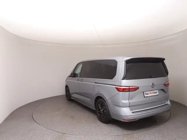 Volkswagen Multivan view 5