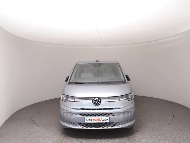 Volkswagen Multivan view 3