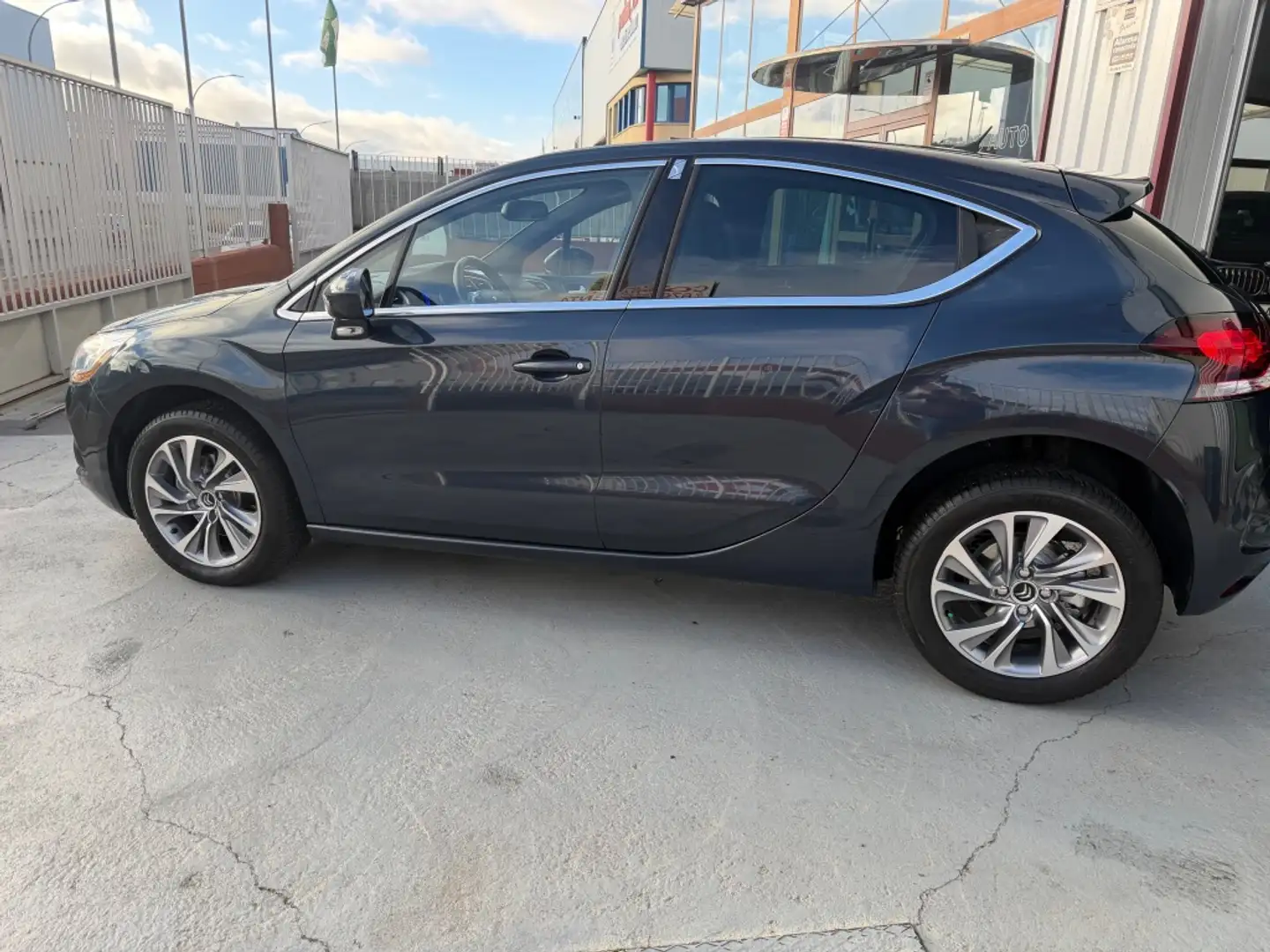 DS Automobiles DS 4 2.0 BlueHDi S&S Style 150 Blu/Azzurro - 2