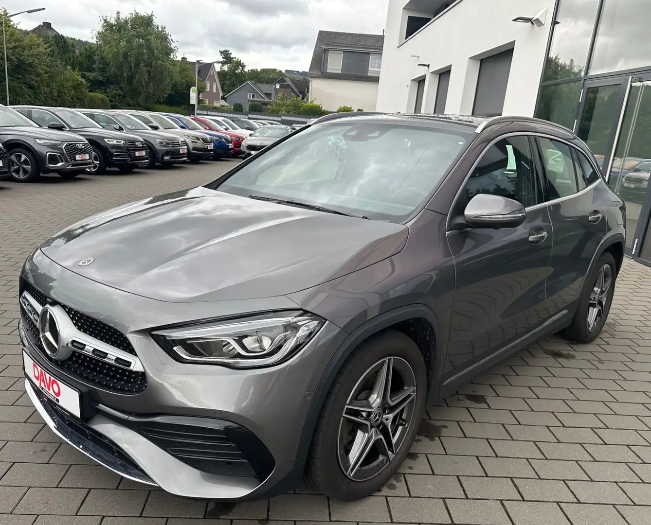 Mercedes-Benz GLA 220 d AMG Line/Burmester/360°/AHK/LED Grau - 1