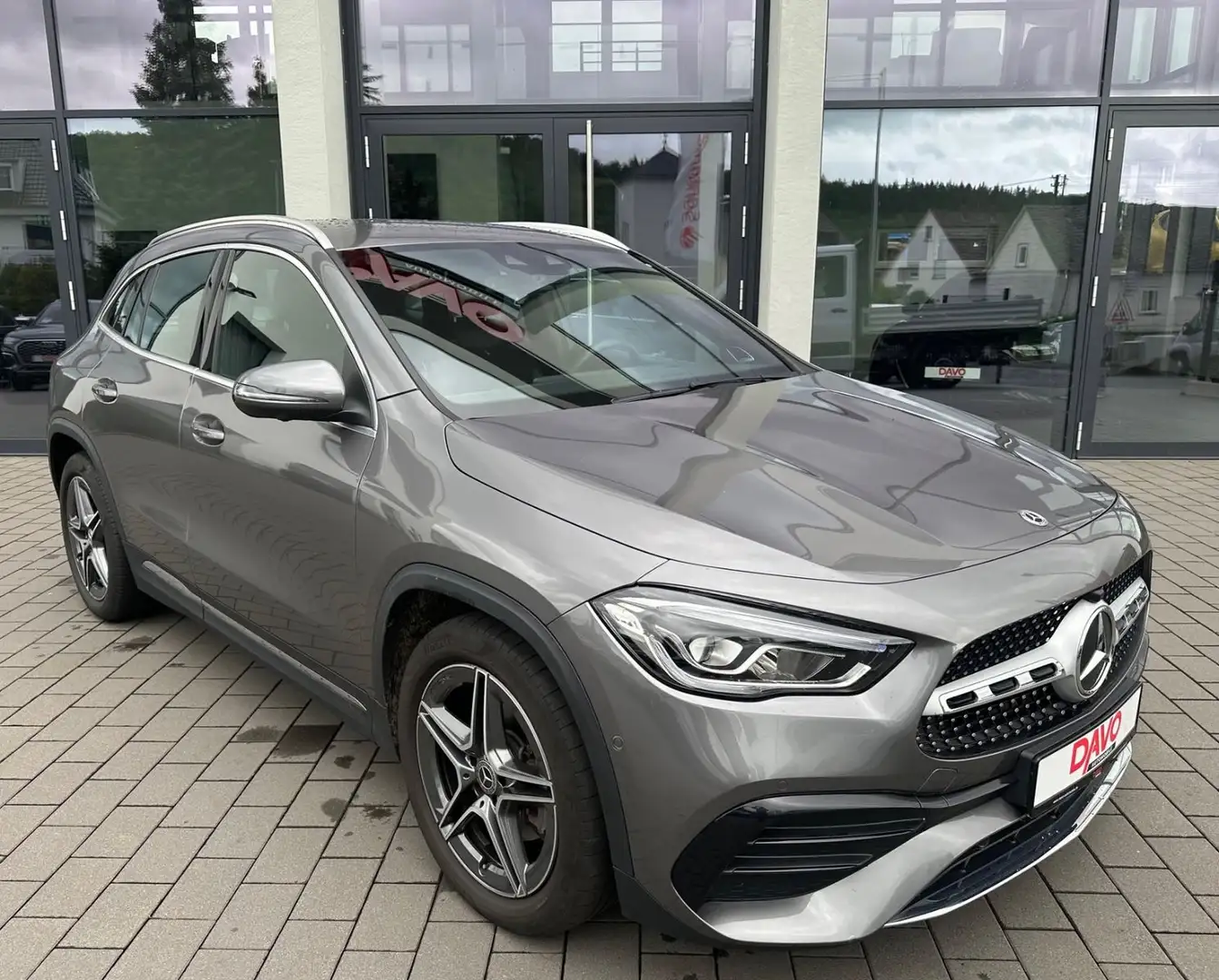 Mercedes-Benz GLA 220 d AMG Line/Burmester/360°/AHK/LED Grau - 2