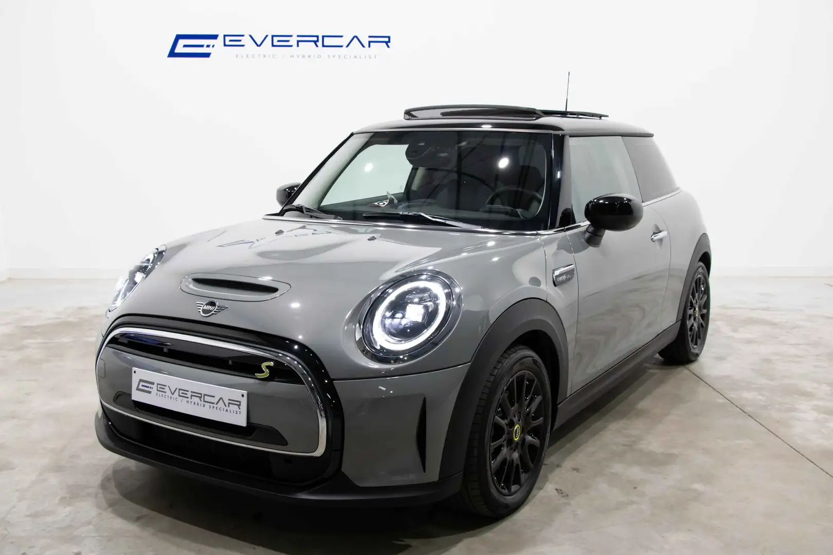MINI Cooper SE LCI CAMDEN ***HEATED SEATS*SUNROOF*FULL LED*** Grijs - 1