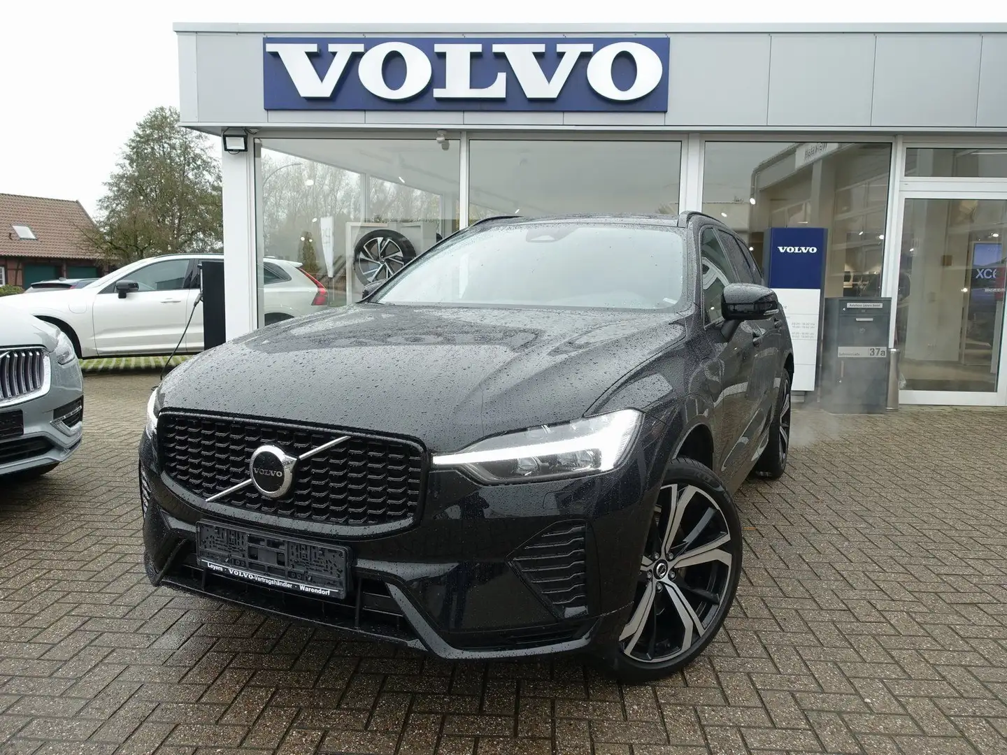 Volvo XC60 Recharge T8 AWD Plus Dark/Pano/CAM/AHK Schwarz - 1
